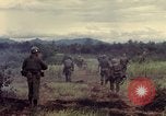 Image des Marines des États-Unis Con Thien Vietnam, 1967, de la seconde 10 séquences d'archives historiques vidéo 65675028475