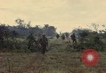Image des Marines des États-Unis Con Thien Vietnam, 1967, de la seconde 33 séquences d'archives historiques vidéo 65675028475