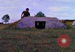Image K-9 Sentry chiens Phu Cat Base aérienne Vietnam, 1969, de la seconde 5 séquences d'archives historiques vidéo 65675028490