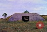 Image K-9 Sentry chiens Phu Cat Base aérienne Vietnam, 1969, de la seconde 26 séquences d'archives historiques vidéo 65675028490