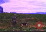 Image K-9 Sentry Dog Training Phu Cat Base aérienne Vietnam, 1969, de la seconde 35 séquences d'archives historiques vidéo 65675028492