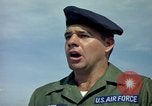 Immagine di Cani sentinella Tan Son Nhut Air Force Base Vietnam, 1965, secondo 16 filmato di repertorio 65675028496