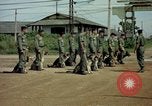 Immagine di Cani sentinella Tan Son Nhut Air Force Base Vietnam, 1965, secondo 33 filmato di repertorio 65675028496