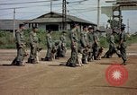 Immagine di Cani sentinella Tan Son Nhut Air Force Base Vietnam, 1965, secondo 40 filmato di repertorio 65675028496