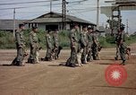 Immagine di Cani sentinella Tan Son Nhut Air Force Base Vietnam, 1965, secondo 42 filmato di repertorio 65675028496