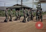 Immagine di Cani sentinella Tan Son Nhut Air Force Base Vietnam, 1965, secondo 43 filmato di repertorio 65675028496