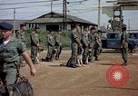 Immagine di Cani sentinella Tan Son Nhut Air Force Base Vietnam, 1965, secondo 52 filmato di repertorio 65675028496