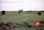 Immagine di Cani sentinella Tan Son Nhut Air Force Base Vietnam, 1965, secondo 59 filmato di repertorio 65675028496