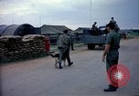Immagine di Cani sentinella Tan Son Nhut Air Force Base Vietnam, 1965, secondo 17 filmato di repertorio 65675028497