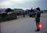 Immagine di Cani sentinella Tan Son Nhut Air Force Base Vietnam, 1965, secondo 26 filmato di repertorio 65675028497