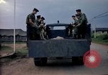 Immagine di Cani sentinella Tan Son Nhut Air Force Base Vietnam, 1965, secondo 38 filmato di repertorio 65675028497