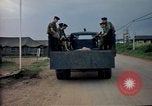 Immagine di Cani sentinella Tan Son Nhut Air Force Base Vietnam, 1965, secondo 39 filmato di repertorio 65675028497