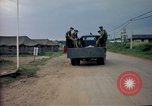 Immagine di Cani sentinella Tan Son Nhut Air Force Base Vietnam, 1965, secondo 41 filmato di repertorio 65675028497