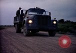 Immagine di Cani sentinella Tan Son Nhut Air Force Base Vietnam, 1965, secondo 59 filmato di repertorio 65675028497