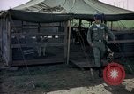 Immagine di Cani sentinella Tan Son Nhut Air Force Base Vietnam, 1965, secondo 14 filmato di repertorio 65675028498