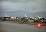 Immagine di Cani sentinella Tan Son Nhut Air Force Base Vietnam, 1965, secondo 17 filmato di repertorio 65675028499