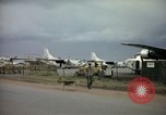 Immagine di Cani sentinella Tan Son Nhut Air Force Base Vietnam, 1965, secondo 26 filmato di repertorio 65675028499