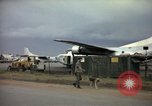Immagine di Cani sentinella Tan Son Nhut Air Force Base Vietnam, 1965, secondo 33 filmato di repertorio 65675028499