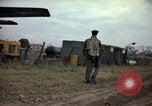 Immagine di Cani sentinella Tan Son Nhut Air Force Base Vietnam, 1965, secondo 55 filmato di repertorio 65675028499