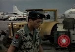 Immagine di Cani sentinella Tan Son Nhut Air Force Base Vietnam, 1965, secondo 58 filmato di repertorio 65675028499