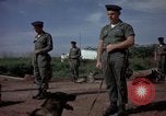 Standbild sentry Hunde Tan Son Nhut Air Force Base Vietnam, 1965, aus Sekunde 18 historischem Filmmaterial Videoclip 65675028500