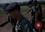 Standbild sentry Hunde Tan Son Nhut Air Force Base Vietnam, 1965, aus Sekunde 55 historischem Filmmaterial Videoclip 65675028500