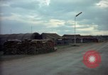 Standbild sentry Hunde Tan Son Nhut Air Force Base Vietnam, 1965, aus Sekunde 4 historischem Filmmaterial Videoclip 65675028508