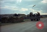 Standbild sentry Hunde Tan Son Nhut Air Force Base Vietnam, 1965, aus Sekunde 12 historischem Filmmaterial Videoclip 65675028508