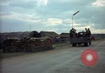 Standbild sentry Hunde Tan Son Nhut Air Force Base Vietnam, 1965, aus Sekunde 13 historischem Filmmaterial Videoclip 65675028508