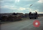 Standbild sentry Hunde Tan Son Nhut Air Force Base Vietnam, 1965, aus Sekunde 16 historischem Filmmaterial Videoclip 65675028508