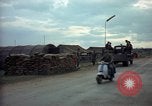 Standbild sentry Hunde Tan Son Nhut Air Force Base Vietnam, 1965, aus Sekunde 22 historischem Filmmaterial Videoclip 65675028508