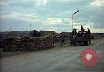Standbild sentry Hunde Tan Son Nhut Air Force Base Vietnam, 1965, aus Sekunde 26 historischem Filmmaterial Videoclip 65675028508