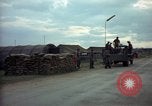 Standbild sentry Hunde Tan Son Nhut Air Force Base Vietnam, 1965, aus Sekunde 27 historischem Filmmaterial Videoclip 65675028508