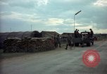 Standbild sentry Hunde Tan Son Nhut Air Force Base Vietnam, 1965, aus Sekunde 29 historischem Filmmaterial Videoclip 65675028508