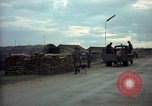 Standbild sentry Hunde Tan Son Nhut Air Force Base Vietnam, 1965, aus Sekunde 31 historischem Filmmaterial Videoclip 65675028508