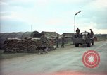 Standbild sentry Hunde Tan Son Nhut Air Force Base Vietnam, 1965, aus Sekunde 32 historischem Filmmaterial Videoclip 65675028508