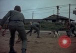 Standbild sentry Dog Training Tan Son Nhut Air Force Base Vietnam, 1965, aus Sekunde 40 historischem Filmmaterial Videoclip 65675028509