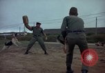 Standbild sentry Dog Training Tan Son Nhut Air Force Base Vietnam, 1965, aus Sekunde 46 historischem Filmmaterial Videoclip 65675028509