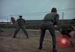 Standbild sentry Dog Training Tan Son Nhut Air Force Base Vietnam, 1965, aus Sekunde 47 historischem Filmmaterial Videoclip 65675028509
