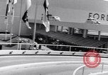 Standbild Ford bewegten Wandgemälde Flushing Meadows New York USA, 1940, aus Sekunde 40 historischem Filmmaterial Videoclip 65675028519
