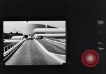 Standbild Ford bewegten Wandgemälde Flushing Meadows New York USA, 1940, aus Sekunde 46 historischem Filmmaterial Videoclip 65675028519