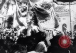 Immagine di Pellegrini indù Tamil Nadu India, 1943, secondo 40 filmato di repertorio 65675028523