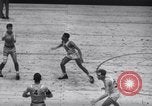 Standbild basketball Match New York United States USA, 1945, aus Sekunde 34 historischem Filmmaterial Videoclip 65675028535