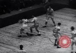 Standbild basketball Match New York United States USA, 1945, aus Sekunde 58 historischem Filmmaterial Videoclip 65675028535