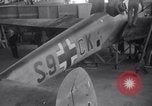 Standbild Messerschmitt Bf 110 oder Me 110 in USA inspiziert 1941 Downey California USA, 1941, aus Sekunde 7 historischem Filmmaterial Videoclip 65675028542