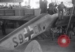 Standbild Messerschmitt Bf 110 oder Me 110 in USA inspiziert 1941 Downey California USA, 1941, aus Sekunde 10 historischem Filmmaterial Videoclip 65675028542