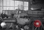 Standbild Messerschmitt Bf 110 oder Me 110 in USA inspiziert 1941 Downey California USA, 1941, aus Sekunde 14 historischem Filmmaterial Videoclip 65675028542
