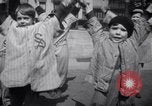 Standbild Kinder New York City USA, 1941, aus Sekunde 20 historischem Filmmaterial Videoclip 65675028547