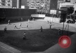 Standbild Kinder New York City USA, 1941, aus Sekunde 62 historischem Filmmaterial Videoclip 65675028547