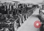 Immagine di accordo per lo sciopero automobilistico della Ford Dearborn Michigan USA, 1941, secondo 14 filmato di repertorio 65675028549